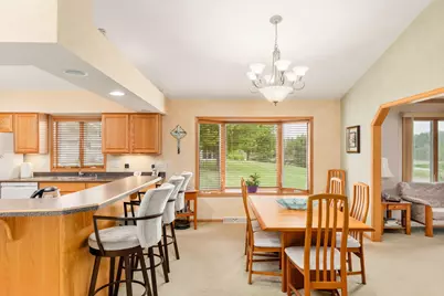 W173N7932  Bluejay Ct, Menomonee Falls, WI 53051 - Photo 16