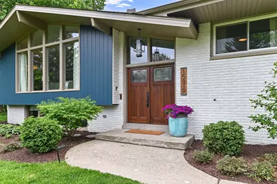 N63W15819  Claremore Cir, Menomonee Falls, WI 53051 - Photo 2