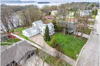 2613  Baumgartner Dr, Campbell, WI 54603 - Photo 4