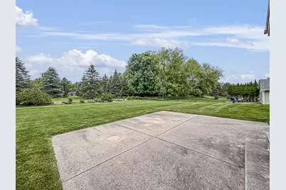 N22W26746  Shooting Star Rd, Pewaukee, WI 53072 - Photo 34