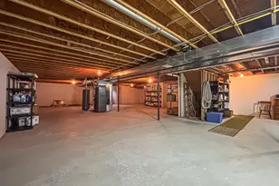 N22W26746 Shooting Star Rd, Pewaukee, WI 53072 - Photo 32