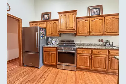 N22W26746  Shooting Star Rd, Pewaukee, WI 53072 - Photo 20