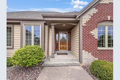 N22W26746  Shooting Star Rd, Pewaukee, WI 53072 - Photo 4