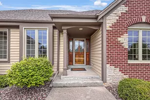 N22W26746 Shooting Star Rd, Pewaukee, WI 53072 - Photo 4