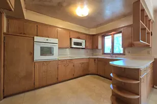 3245 N 129th St, Brookfield, WI 53005 - Photo 4