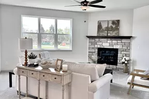 S54W25487 Pebble Brk Ct, Waukesha, WI 53189 - Photo 8