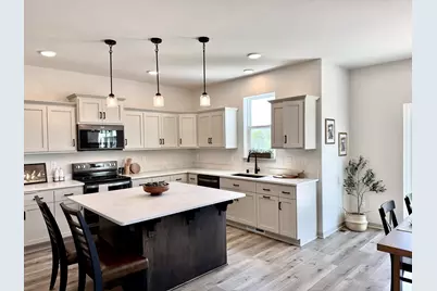 S54 W25487  Pebble Brook Ct, Waukesha, WI 53189 - Photo 4
