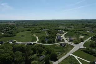 S54W25487 Pebble Brk Ct, Waukesha, WI 53189 - Photo 44