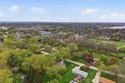 1015 W Devonshire Rd, Delafield, WI 53018 - Photo 50