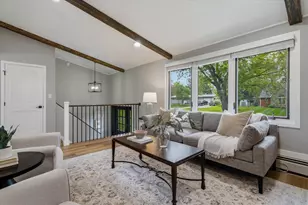 1015 W Devonshire Rd, Delafield, WI 53018 - Photo 4