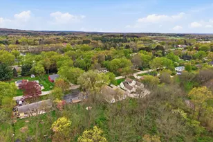 1015 W Devonshire Rd, Delafield, WI 53018 - Photo 48
