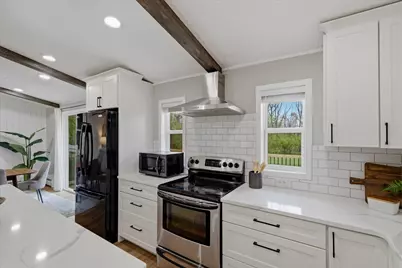 1015 W Devonshire Rd, Delafield, WI 53018 - Photo 10