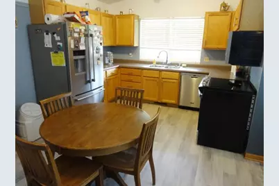 406  Prairie Hill Way, Racine, WI 53185 - Photo 4