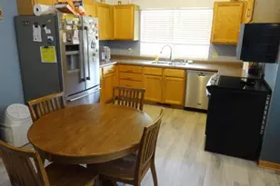 406 Prairie Hill Way, Racine, WI 53185 - Photo 4