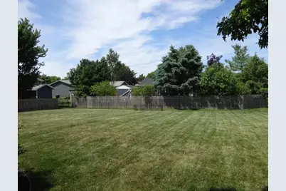 406  Prairie Hill Way, Racine, WI 53185 - Photo 2