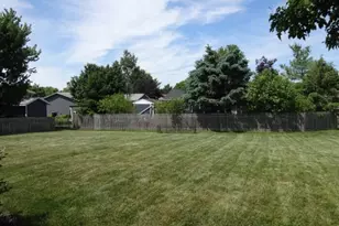 406 Prairie Hill Way, Racine, WI 53185 - Photo 2