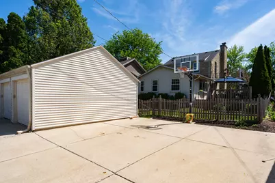 2131 N 91st St, Wauwatosa, WI 53226 - Photo 48