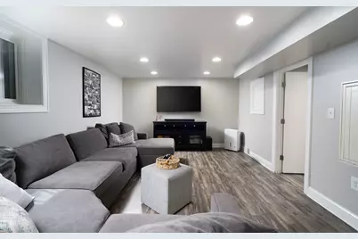 2131 N 91st St, Wauwatosa, WI 53226 - Photo 34