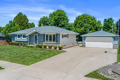 110  Highland Dr, Grafton, WI 53024 - Photo 4