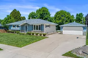 110 Highland Dr, Grafton, WI 53024 - Photo 4