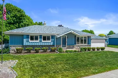 110  Highland Dr, Grafton, WI 53024 - Photo 2