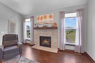 1534 Fay Ln, Oconomowoc, WI 53066 - Photo 8