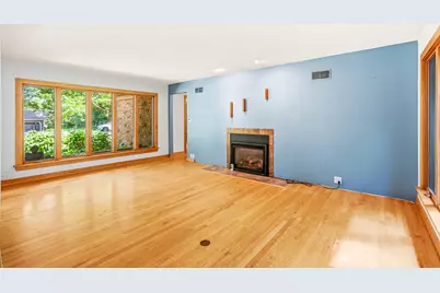 W276N1875  Spring Creek Dr, Pewaukee, WI 53072 - Photo 30