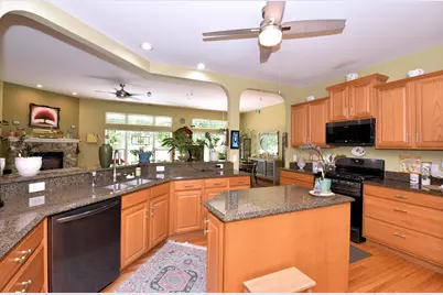 3326  Emmertsen Rd, Racine, WI 53406 - Photo 14