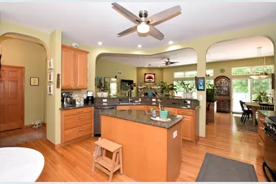 3326  Emmertsen Rd, Racine, WI 53406 - Photo 12