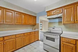 17645 Wexford Ct, Brookfield, WI 53045 - Photo 10