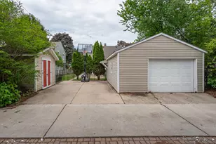 3600 N 100th St, Milwaukee, WI 53222 - Photo 28