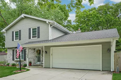 1009  Canterbury Ln, Waukesha, WI 53188 - Photo 8