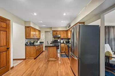 1009  Canterbury Ln, Waukesha, WI 53188 - Photo 16
