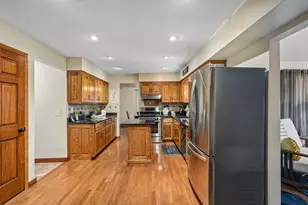 1009 Canterbury Ln, Waukesha, WI 53188 - Photo 16