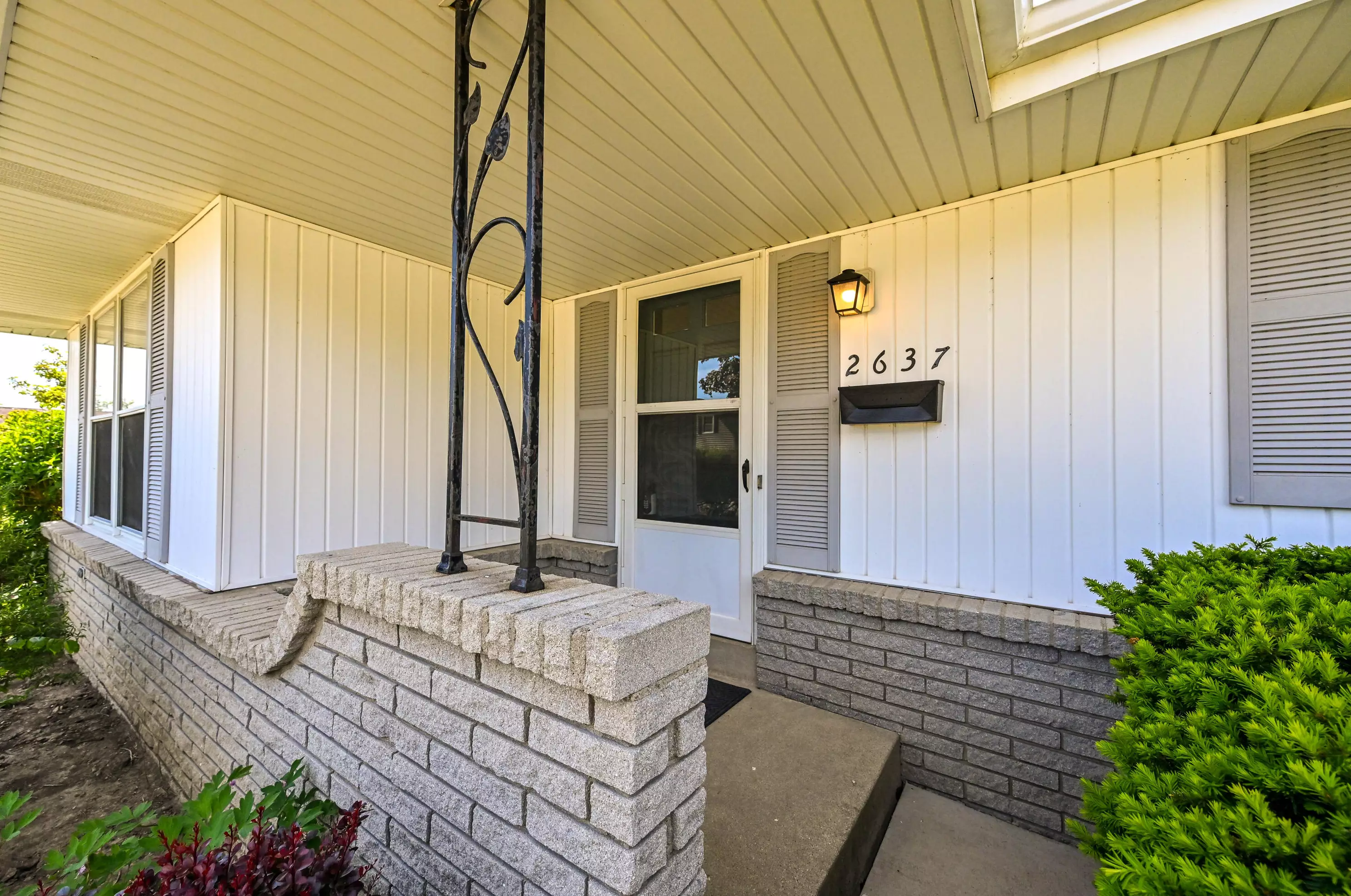 2637 E Henry Ave, Cudahy, WI 53110 - MLS 1964226 - Coldwell Banker