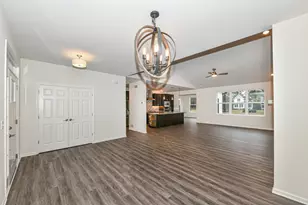 422 Clairmont Ct, Williams Bay, WI 53191 - Photo 6
