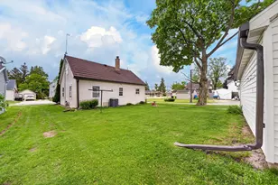 2015 Vanburen St, New Holstein, WI 53061 - Photo 22