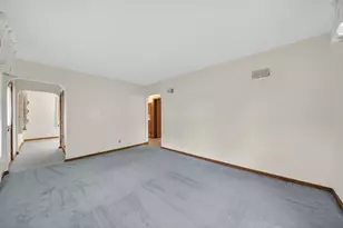2015 Vanburen St, New Holstein, WI 53061 - Photo 10