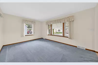 2015  Van Buren St, New Holstein, WI 53061 - Photo 8