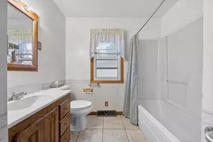 2015 Vanburen St, New Holstein, WI 53061 - Photo 12