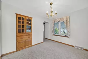 2015 Vanburen St, New Holstein, WI 53061 - Photo 6