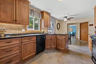 12455 W Ohio Dr, New Berlin, WI 53151 - Photo 8