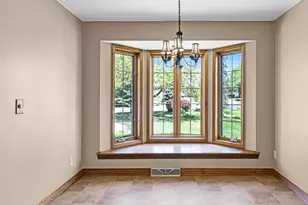 18465 St Andrew Ct, Brookfield, WI 53045 - Photo 10