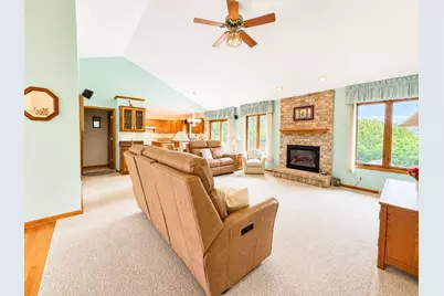 N53W27843  Hanover Hill Rd, Sussex, WI 53089 - Photo 12