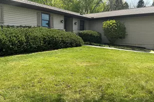 201 Pauquette Dr, Poynette, WI 53955 - Photo 2