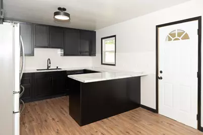 2261  Robinson Dr, Beloit, WI 53511 - Photo 8