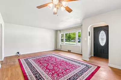 825  Illinois St, Racine, WI 53405 - Photo 2