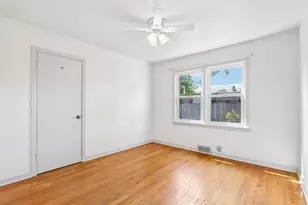 825 Illinois St, Racine, WI 53405 - Photo 12