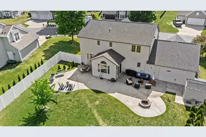 602  Woodland Cir, Racine, WI 53185 - Photo 46
