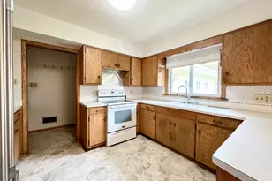 3205 N 10th St, Sheboygan, WI 53083 - Photo 12